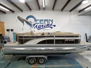 2016 22' BENNINGTON 22SLX
